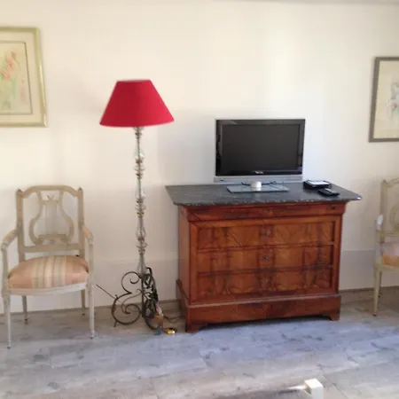 Les Oiseaux Apartment *