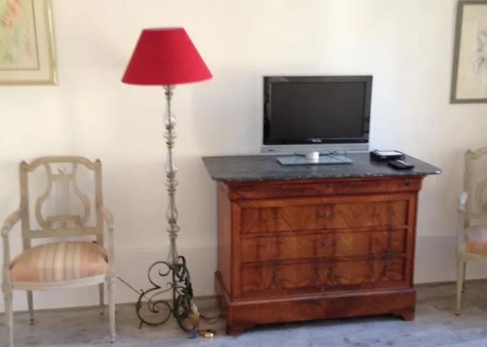 Les Oiseaux Apartment *